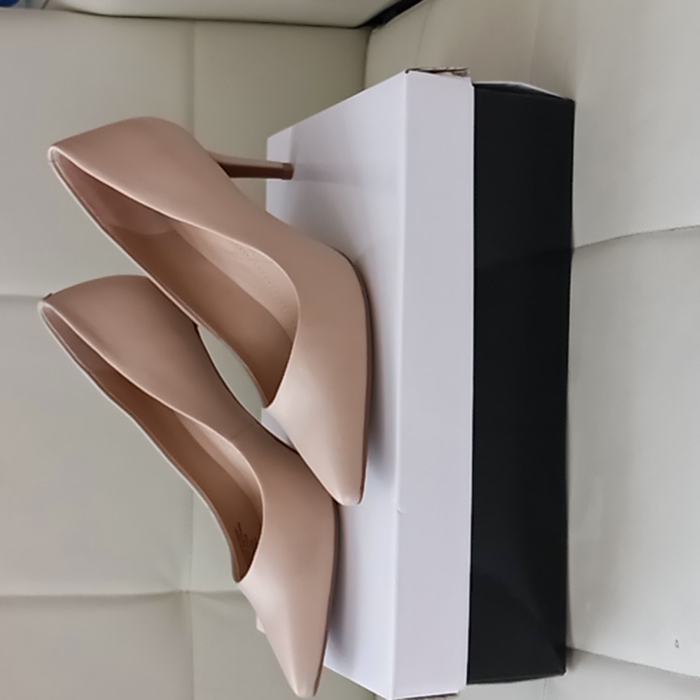 Alfani Jeules Cashew, Pointed Toe Beige Size 7.5M